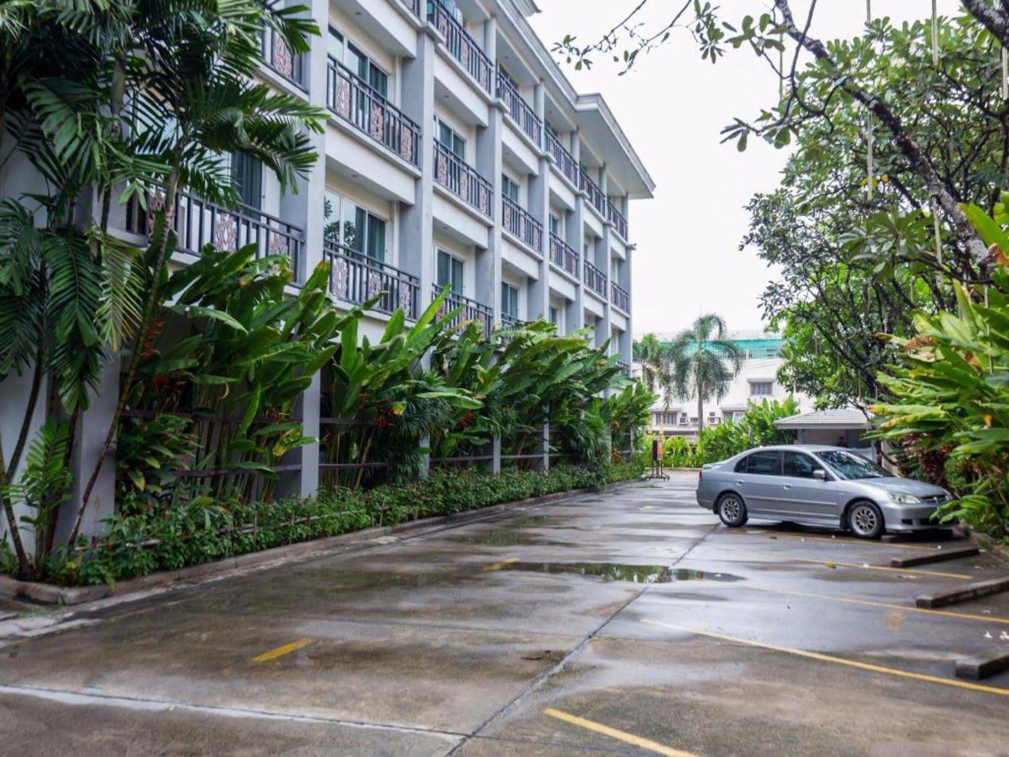 14 Resort Bangkok Eksteriør billede